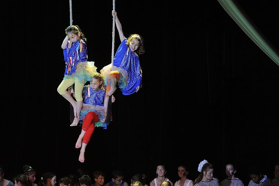 Gala de l'école de cirque 2017 - Agrandir l'image, . 0octets (fenêtre modale)